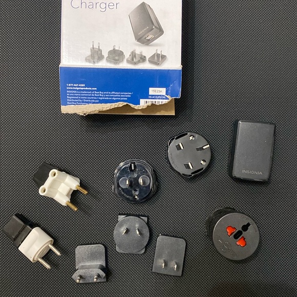 Insignia™ - 3-Port USB International Wall Charger - Black - Picture 4 of 12